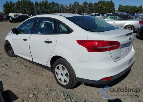 2017 Ford Focus S из США, поврежденный, VIN 1FADP3E25HL331018